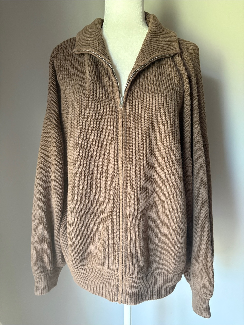 Le Lis Women’s Oversized Brown Full Zip Thick Knit Cardigan